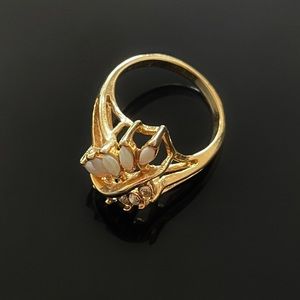 ✨Beautiful VTG Signed Opal Rhinestone Gold Ring